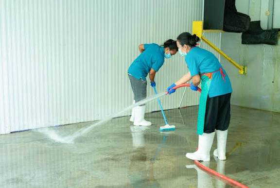 Limpieza de piso industrial